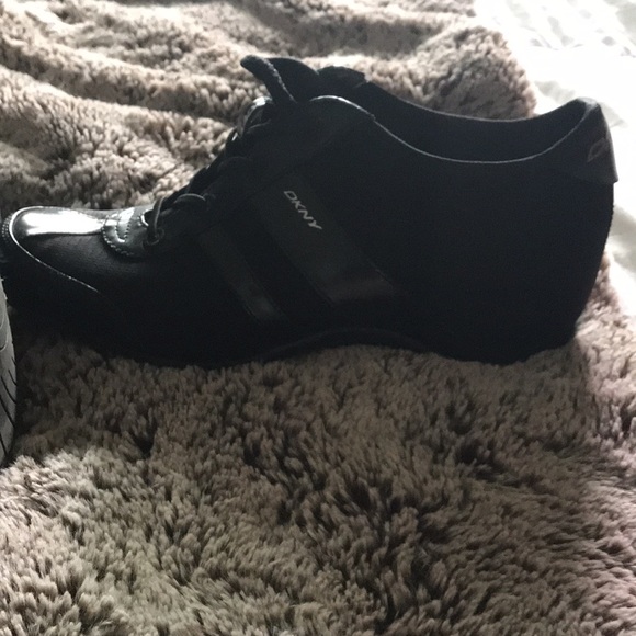 DKMY Active Wedge Sneaker Black size 8.5 - Picture 3 of 4